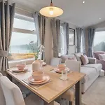 Platinum Caravan * Bothel