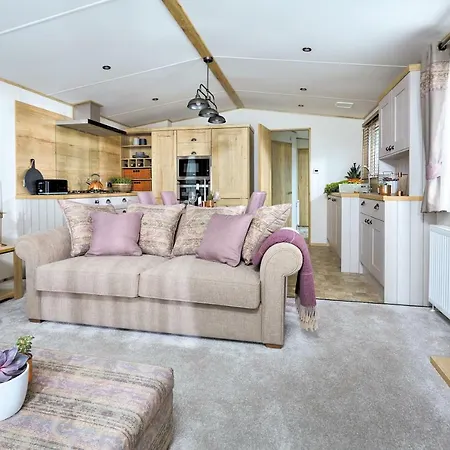 Semesterpark Platinum Caravan *